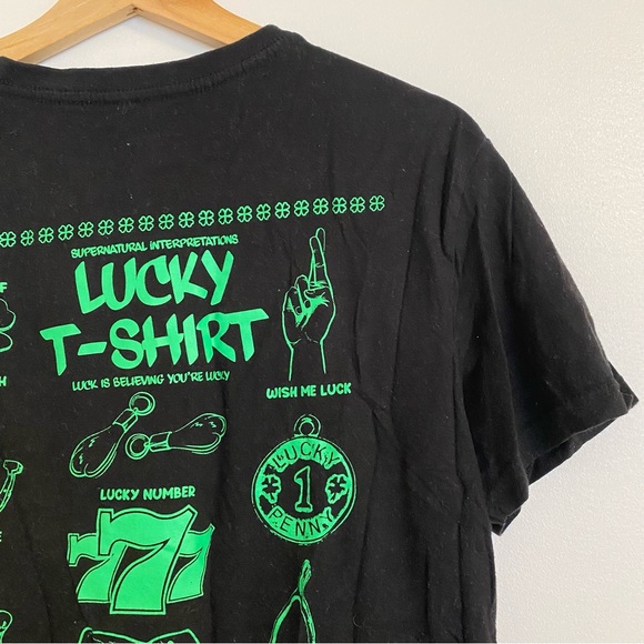 Urban Heritage Tops - Lucky graphic tee